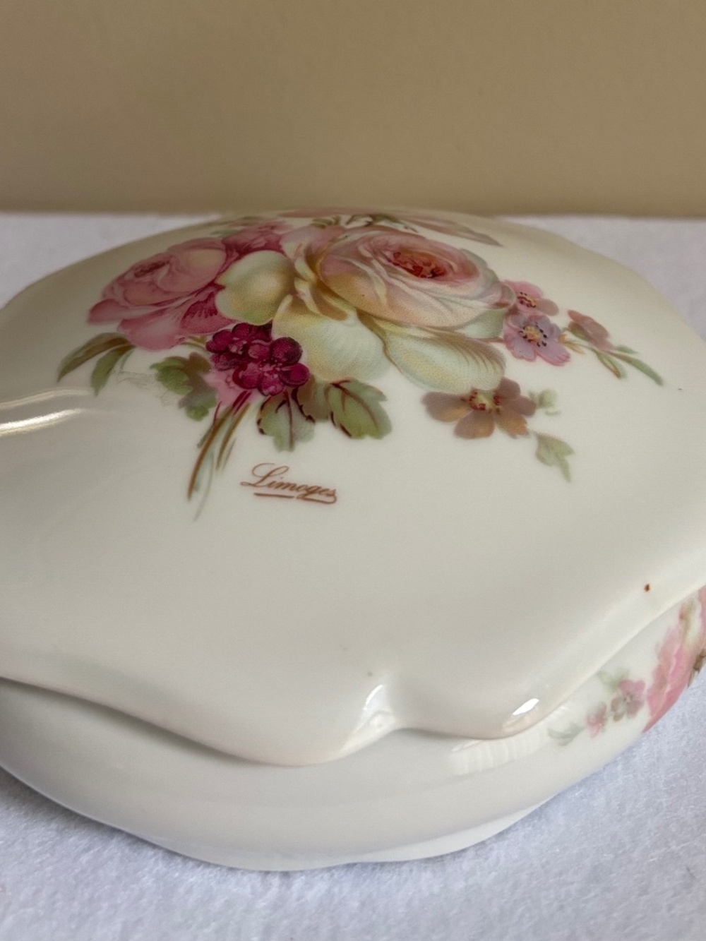 Limoges, France Roses Trinket, Keepsake, Jewelry Box